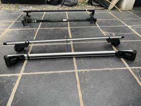 Location : barres de toit Location : barres de toit