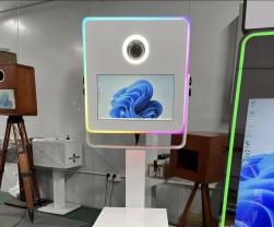 Location : appareil photo polaroid Location : appareil photo polaroid