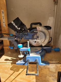 Location : scie a onglet Location : scie a onglet