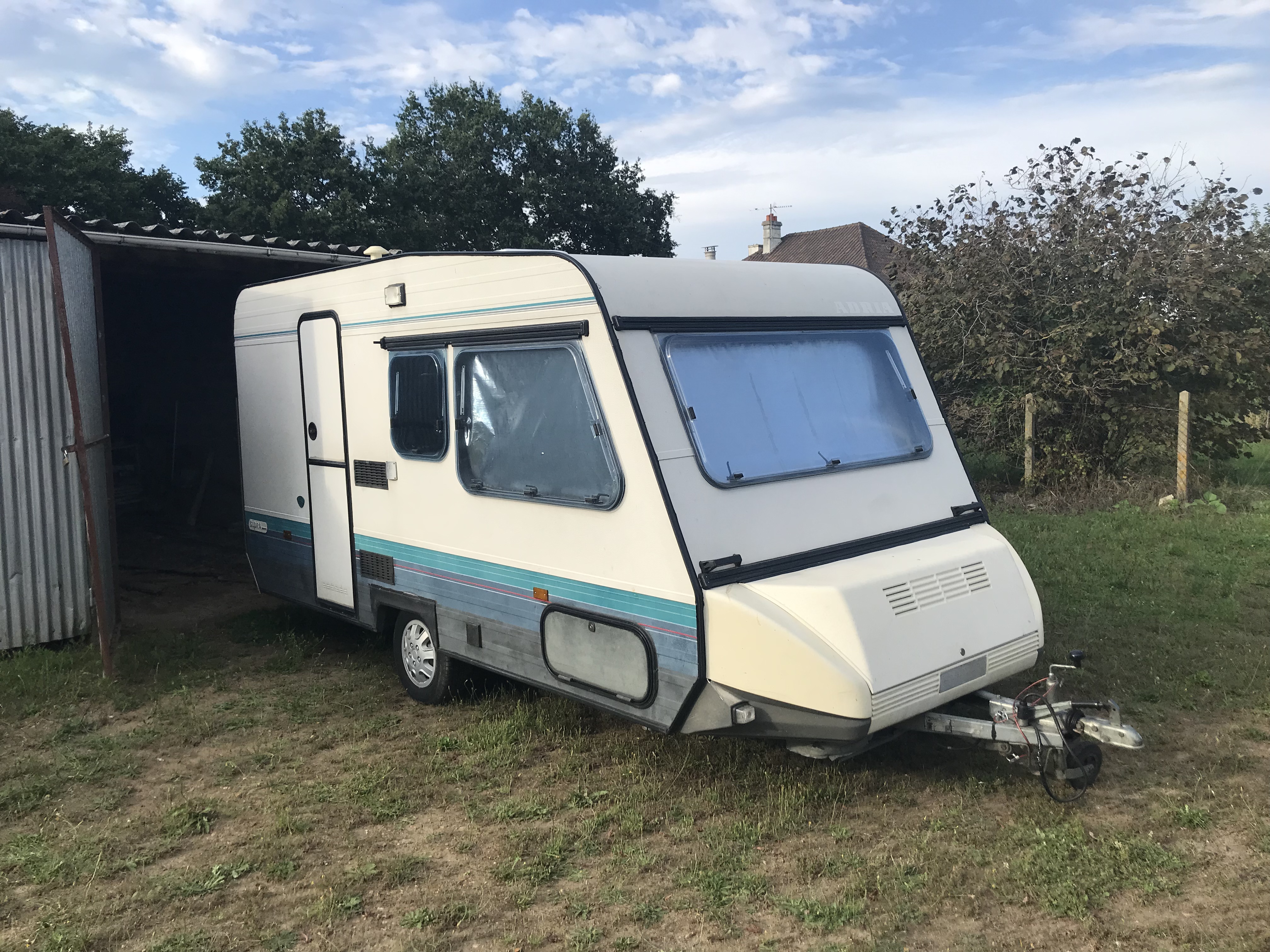 Location camping car adria 72 entre particuliers