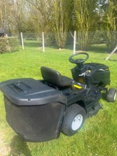 Service : tonte de pelouse Service : tonte de pelouse