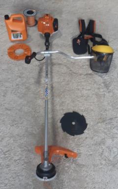 Location : debroussailleuse Location : debroussailleuse