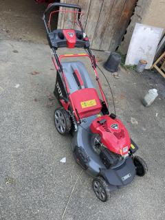 Location : tondeuse Location : tondeuse