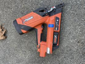 Location : cloueuse Location : cloueuse