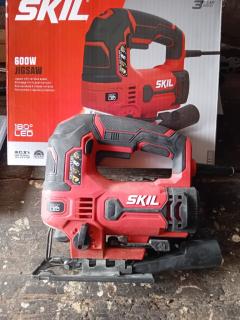 Location : scie sauteuse Location : scie sauteuse