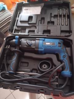 Location : perforateur Location : perforateur