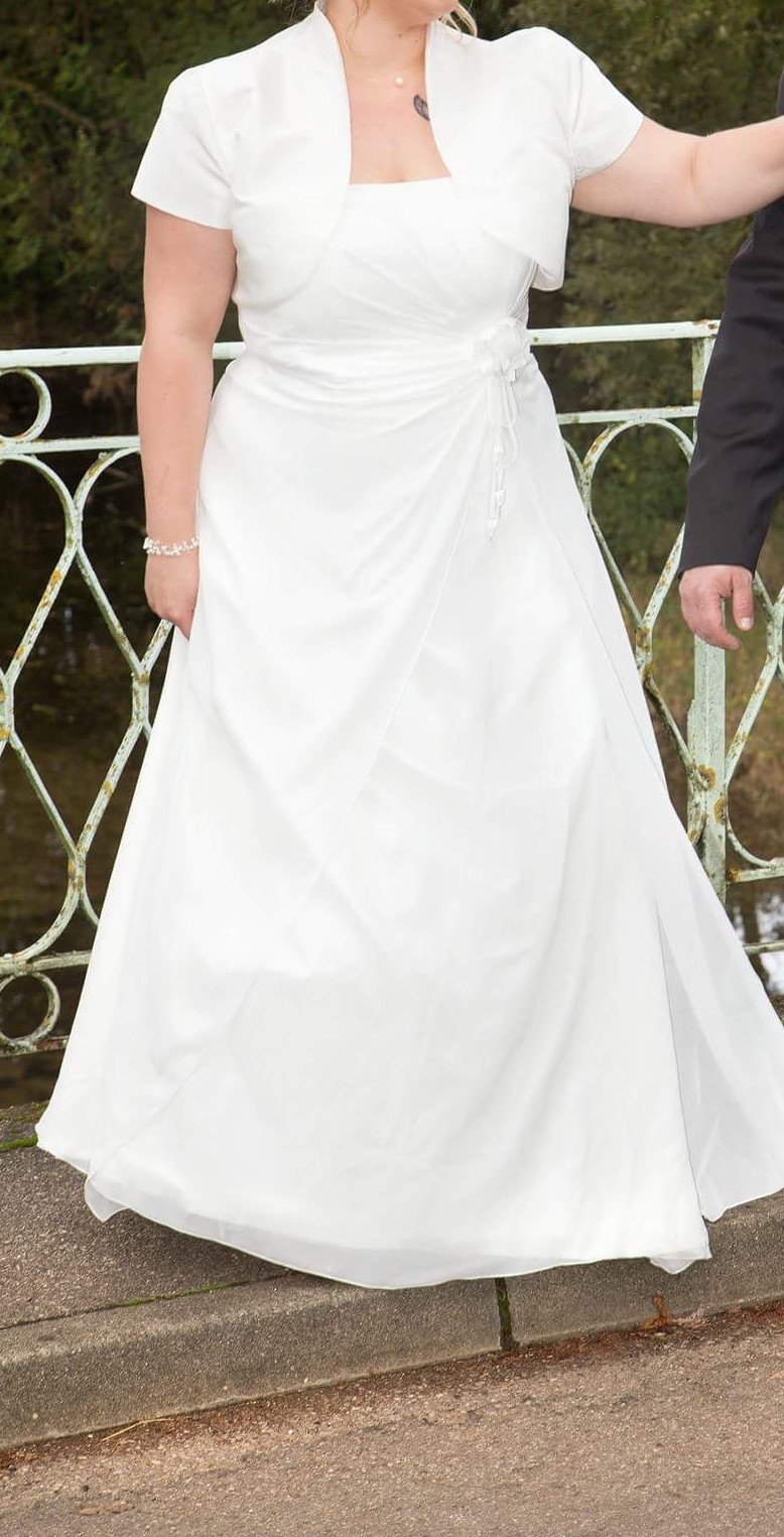 Location robe de mariee 54 entre particuliers