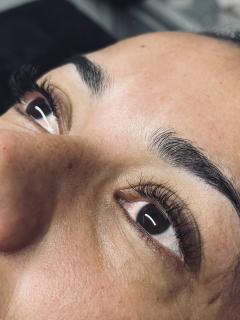 Service : extension de cils Service : extension de cils