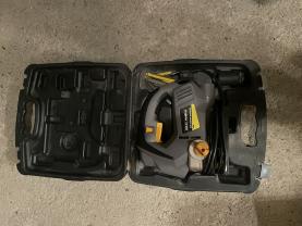 Location : scie sauteuse Location : scie sauteuse