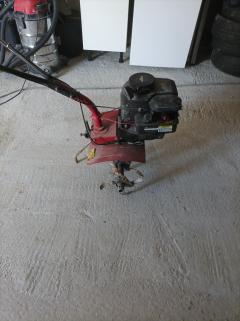 Location : motobineuse Location : motobineuse