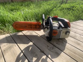 Location : tronconneuse Location : tronconneuse