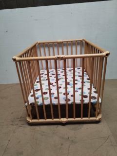 Location : parc bebe Location : parc bebe