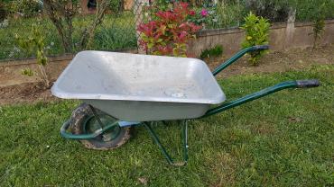 Location : brouette Location : brouette