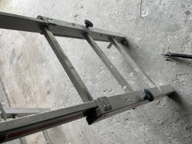 Location : echelle Location : echelle