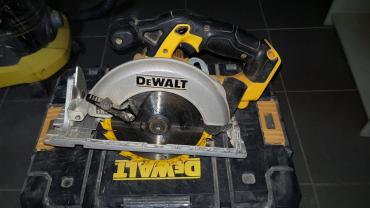 Location : scie circulaire Location : scie circulaire