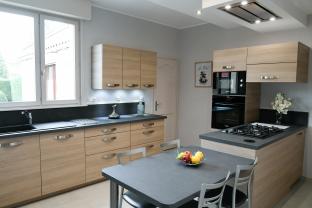 Service : pose de cuisine Service : pose de cuisine