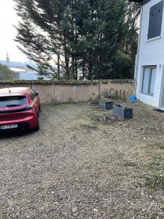 Location : parking exterieur Location : parking exterieur