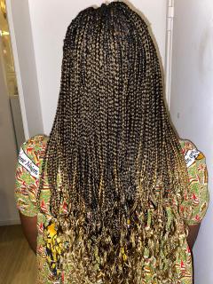 Service : tresses africaines Service : tresses africaines