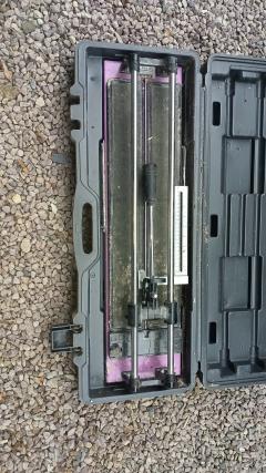 Location : carrelette Location : carrelette