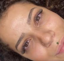 Service : extension de cils Service : extension de cils