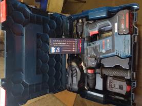 Location : perforateur Location : perforateur