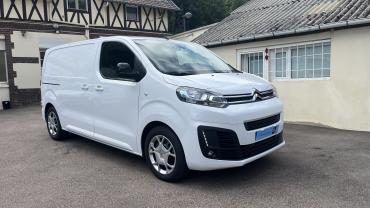 Location : camion camionnette Location : camion camionnette