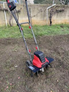 Location : motobineuse Location : motobineuse