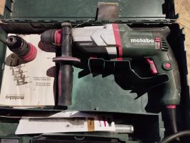 Location : perforateur Location : perforateur