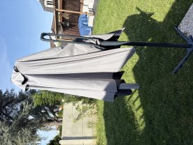 Location : parasol Location : parasol