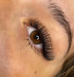 Service : extension de cils Service : extension de cils