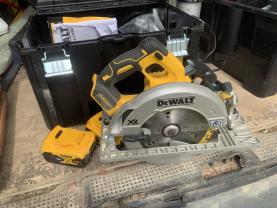 Location : scie circulaire Location : scie circulaire