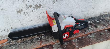 Location : tronconneuse Location : tronconneuse