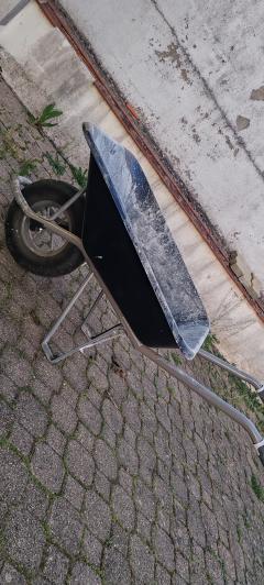 Location : brouette Location : brouette