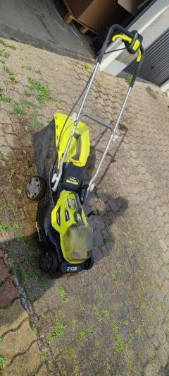 Location : tondeuse Location : tondeuse