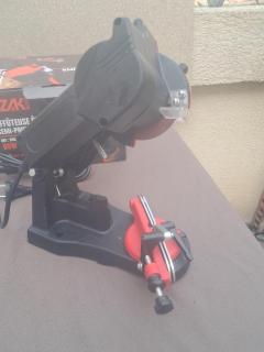 Location : tronconneuse Location : tronconneuse