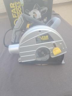 Location : rainureuse