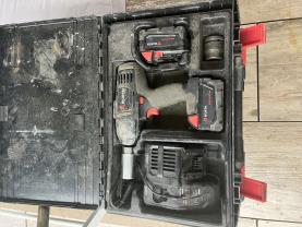 Location : boulonneuse Location : boulonneuse