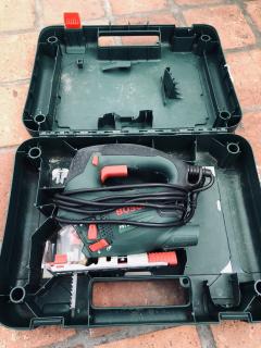 Location : scie sauteuse Location : scie sauteuse