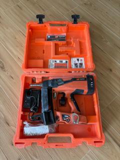 Location : cloueuse Location : cloueuse