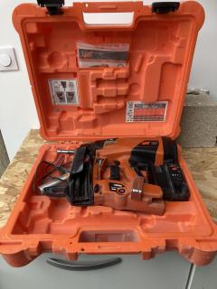 Location : cloueuse Location : cloueuse