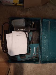 Location : perforateur Location : perforateur