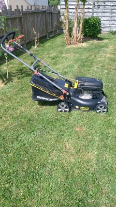 Location : tondeuse Location : tondeuse