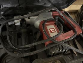 Location : perforateur Location : perforateur