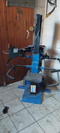 Location : fendeur de buches Location : fendeur de buches