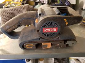 Location : ponceuse Location : ponceuse