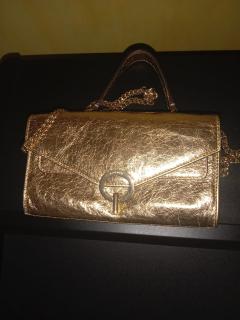 Location : autre Location : autre