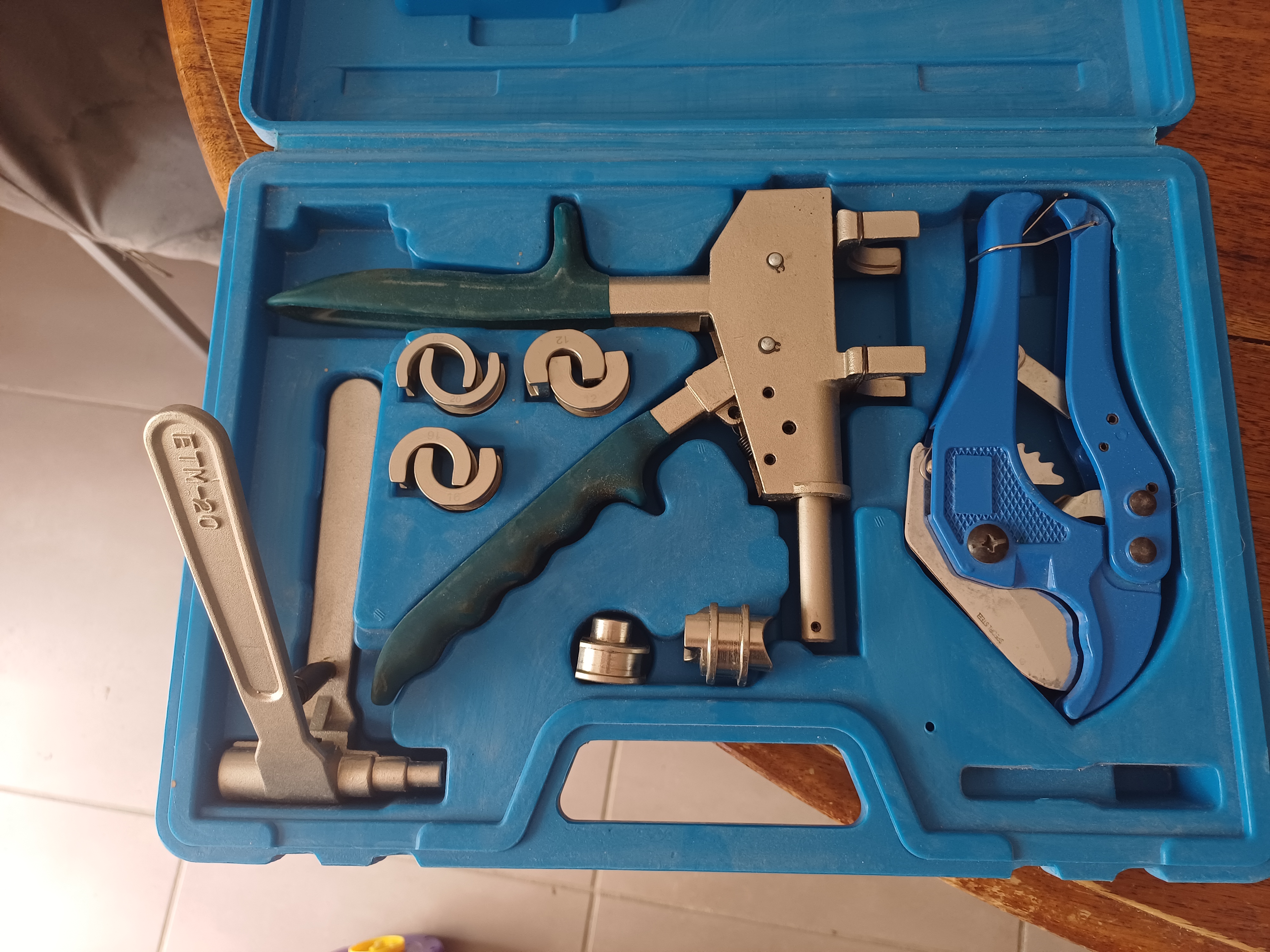 Location pince a sertir 69 entre particuliers