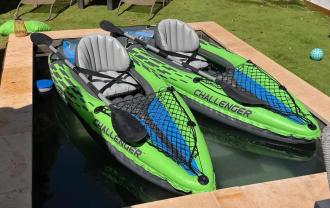 Location : kayak Location : kayak