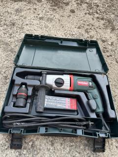 Location : perforateur Location : perforateur