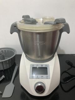 Location : robot multifonctions Location : robot multifonctions